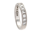Jewellery, ETERNITY RING, 18K white gold, in auction: Christmas – Saturday 13 December