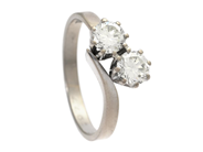 Jewellery, TWO STONE CROSS OVER RING, 18K white gold, in auction: Classic – Saturday 22 November