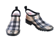 Clothes, SHOES, BURBERRY, in auction: Fashionable – Thursday 18 December