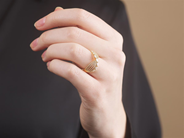 Jewellery - RING, 18K gold with 7 marquise cut diamonds 0,29 ctw - View 3