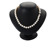 Jewellery, PEARL NECKLACE, cultured pearls approx. 8,0 mm, in auction: Lilla jewellery – Tuesday 16 December 2025