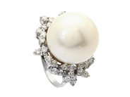 Jewellery, PEARL  RING, 18K white gold, in auction: Christmas – Saturday 13 December