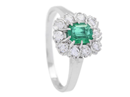 Jewellery, CLUSTER RING, 18K white gold, in auction: Lilla jewellery – Tuesday 16 December 2025