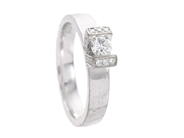 Jewellery, RING, 18K white gold, in auction: Lilla jewellery – Tuesday 13 January