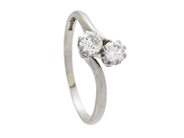 Jewellery, TWO STONE CROSS OVER RING, platinum, in auction: Lilla jewellery – Tuesday 13 January