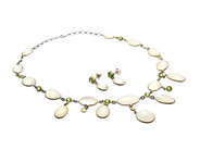 Jewellery, SET OF JEWELLERY, necklace & earrings, in auction: Lilla jewellery – Tuesday 13 January