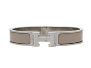 Jewellery, BANGLE, HERMÈS, in auction: Fashionable – Thursday 5 February