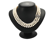 Jewellery, PEARL NECKLACE, 3-row, in auction: Lilla jewellery – Tuesday 10 February