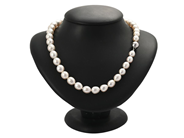 Jewellery, PEARL NECKLACE, 18K white gold, in auction: Lilla jewellery – Tuesday 10 February