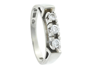 Jewellery, THREE STONE RING, 18K white gold, in auction: Lilla jewellery – Tuesday 24 February