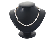 Jewellery, PEARL NECKLACE, cultured pearls approx. 5,5-6,0 mm, in auction: General – Tuesday 31 March