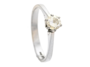 Jewellery, PEARL RING, 18K gold/white gold cultured pearl, in auction: Lilla jewellery – Tuesday 24 March