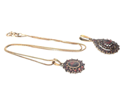 Jewellery, JEWELLERY SET, 2 items pendants, in auction: General – Tuesday 31 March