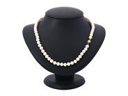 Jewellery, PEARL NECKLACE, cultured pearls approx. 6,8-7,1 mm, in auction: Lilla jewellery – Tuesday 24 March