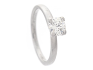 Jewellery, SOLITAIRE RING, platinum, in auction: Lilla jewellery – Tuesday 24 March