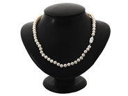Jewellery, PEARL NECKLACE, cultured freshwater pearls approx. 6 mm, in auction: Lilla jewellery – Tuesday 24 March