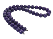 Jewellery, NECKLACE, dyed purple stone beads, in auction: Lilla jewellery – Tuesday 24 March