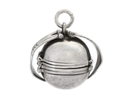 Jewellery, LOCKET, sterling silver, in auction: Lilla jewellery – Tuesday 21 April