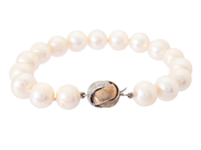 Jewellery, PEARL BRACELET, cultured freshwater pearls, in auction: Lilla jewellery – Tuesday 21 April