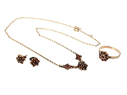 Jewellery, SMYCKETSET, yellow metal, in auction: General – Tuesday 12 May
