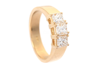 Jewellery - THREE STONE RING, 18K gold - View 1