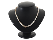 Jewellery, PEARL NECKLACE, graduated, in auction: Lilla jewellery – Tuesday 5 May
