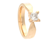 Jewellery, SOLITAIRE RING, 18K gold, in auction: Classic – Saturday 16 May