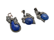 Jewellery, JEWELLERY SET, earrings, in auction: Lilla jewellery – Tuesday 5 May