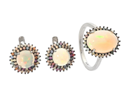 Jewellery, JEWELLERY SET, cluster ring & earrings, in auction: General – Tuesday 26 May
