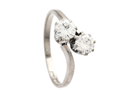 Jewellery, TWO STONE CROSS OVER RING, 18K white gold, in auction: Lilla jewellery – Tuesday 2 June