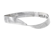 Jewellery, BANGLE, sterling silver, in auction: Lilla jewellery – Tuesday 2 June