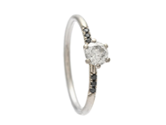Jewellery, RING, 18K white gold, in auction: Lilla jewellery – Tuesday 16 June