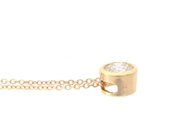 Jewellery - SOLITAIRE PENDANT WITH CHAIN, 18K gold - View 2