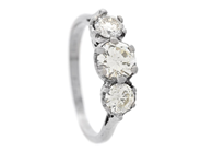 Jewellery, THREE STONE RING, 18K white gold, in auction: Lilla jewellery – Tuesday 14 July