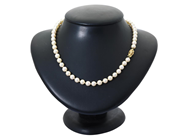 Jewellery, PEARL NECKLACE, cultured pearls approx. 6 mm, in auction: Lilla jewellery – Tuesday 14 July
