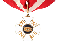 Medals, COMMANDER’S BADGE, 14 / 18K gold, in auction: General – Tuesday 28 July