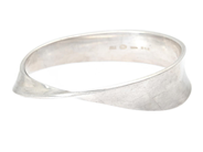 Jewellery, GEORG JENSEN, bangle, in auction: Modern – Saturday 18 July