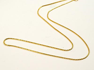 Pawnitems, 1 chain approx 40cm, 18K. weight 2,6g, in auction: Pawn – Wednesday 26 October 2005