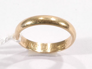 Pawnitems, 1 ring (graverad) 18K. weight 2,9g, in auction: Pawn – Wednesday 26 October 2005