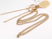 Pawnitems, 1 ring, 1 necklace Bismarck, in auction: Pawn – Wednesday 26 October 2005