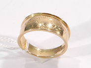 Pawnitems, 1 ring with graverat mönster, stl:17, in auction: Pawn – Wednesday 26 October 2005
