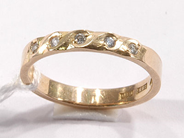 Pawnitems, 1 ring with 5 dia approx tot 0,10ct (enligt gravyr), stl:17, in auction: Pawn – Wednesday 26 October 2005