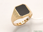 Pawnitems, Signet-ring, with black stone 18K SIZE 18 1/2 4,9g, in auction: Pawn – Tuesday 17 January 2006