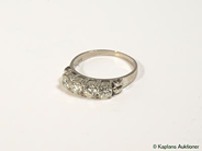 Jewellery, RING, 18K white gold, in auction: Classic – Saturday 29 April 2006