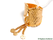 Pawnitems, Ring, 21K SIZE 17 with 3 pendants, in auction: Pawn – Tuesday 30 May 2006