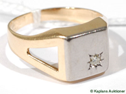 Pawnitems, Signet-ring, 18K SIZE 16 1/2 with small diamond, in auction: Pawn – Tuesday 25 July 2006
