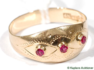 Pawnitems, Stenring, 18K SIZE 17 with 3 red stones, in auction: Pawn – Tuesday 25 July 2006