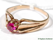 Pawnitems, Stenring, 14K SIZE 16 with red stone skenan något imperfect, in auction: Pawn – Tuesday 25 July 2006