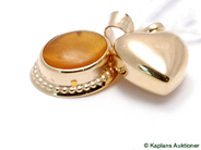 Pawnitems, Pendants, 2st en with stone 18K 2,4g, in auction: Pawn – Tuesday 1 August 2006