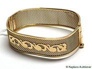 Pawnitems, 1 bangle, opening, in auction: Pawn – Thursday 14 December 2006